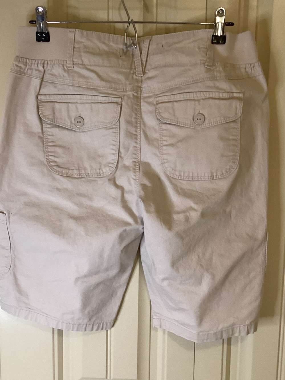 Gloria Vanderbilt Light Beige Cargo Bermuda Shorts - Picture 2 of 5